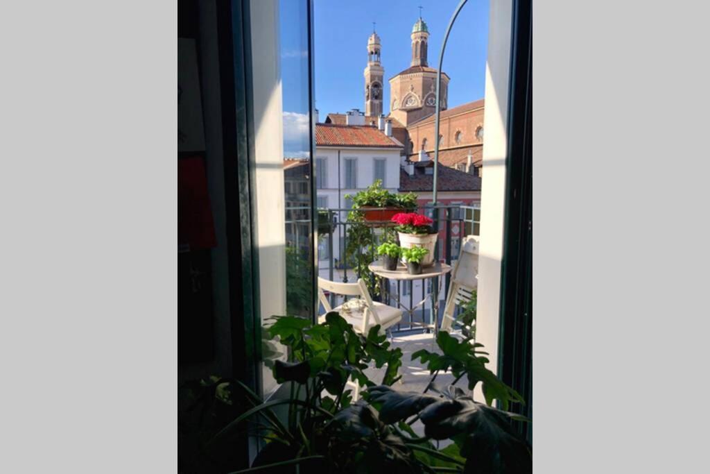 Urban House - Best View Navigli Milan Center * Milão