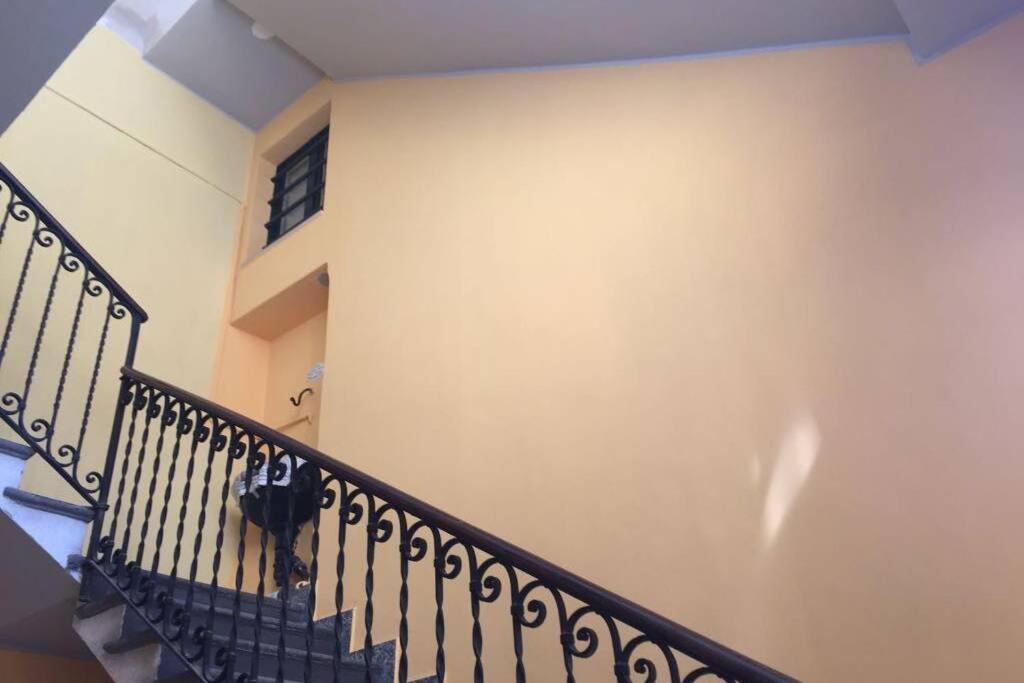 Squisito In Stabile Vecchia Apartment