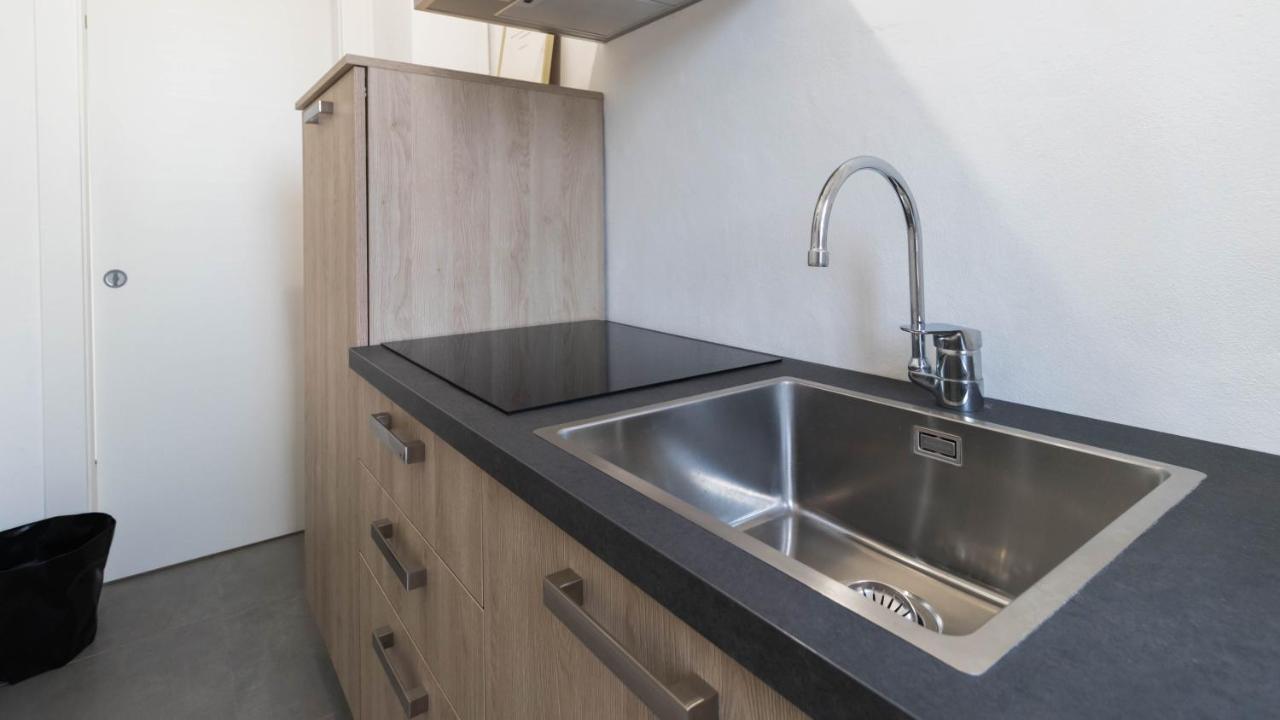 Apt24 - Modern With Balcony Holiday home Milan