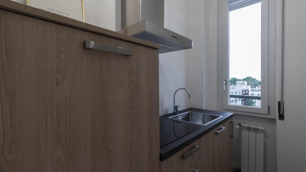 Apt24 - Modern With Balcony * Milan