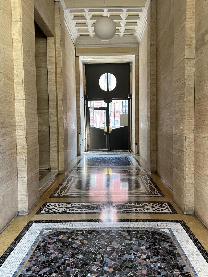 Venini 23 * Milan