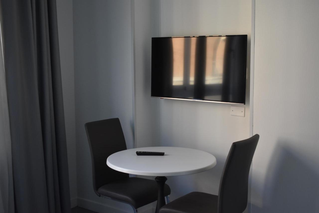 Homing Milano Navigli Suites Aparthotel *