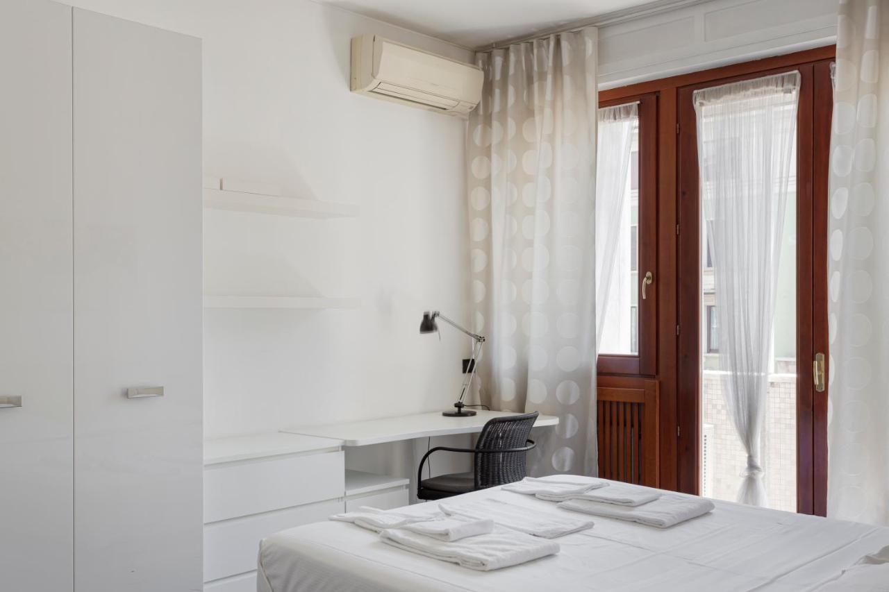 Apartment Beautiful Next To Sempione And Life - Viale Teodorico