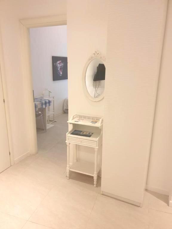 Smart Station Apartment *