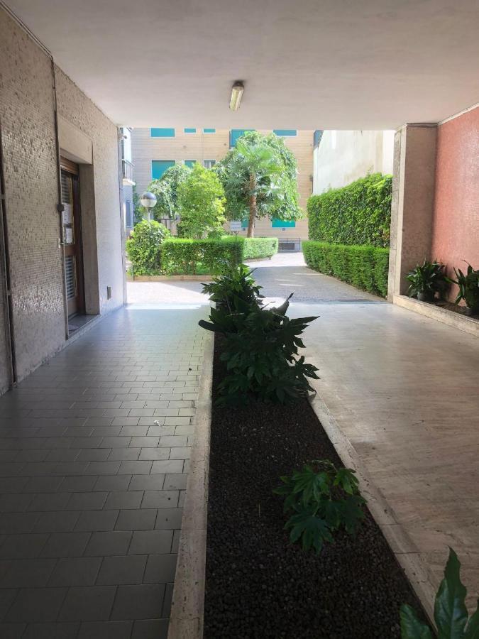 Joivy Lovely For 4 Next To Bus And Metro Station Apartment *