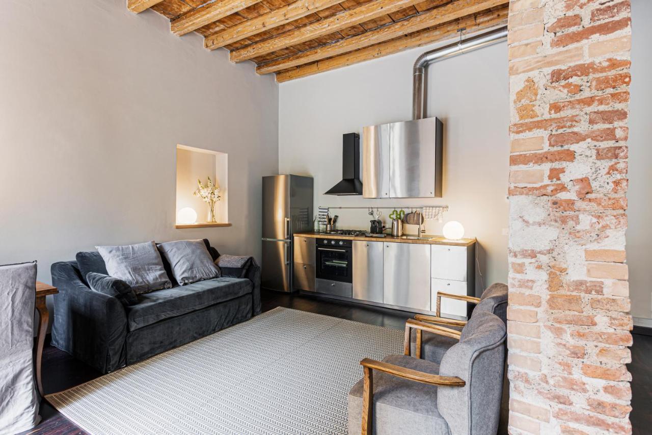 Stylish Milanese - Via Cirillo