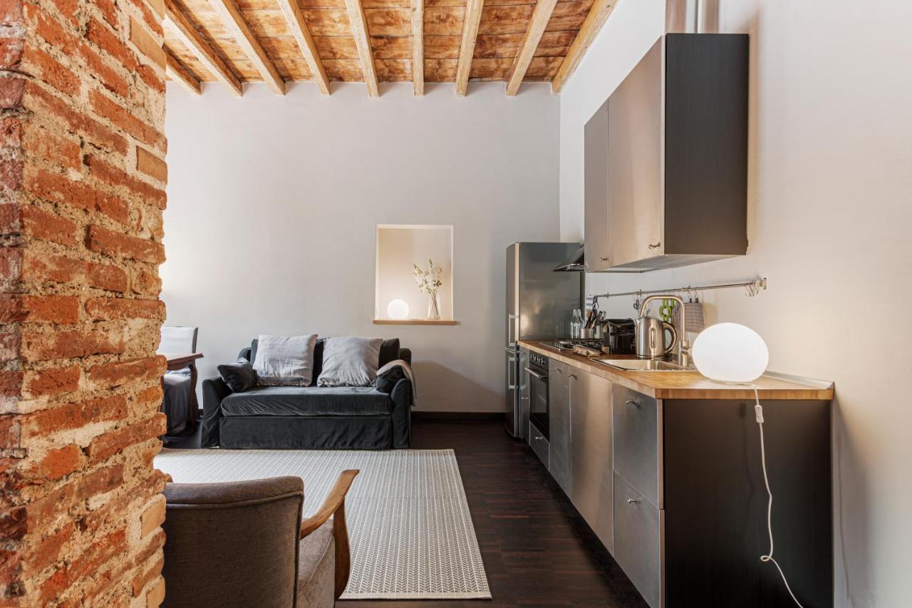Stylish Milanese - Via Cirillo Milan