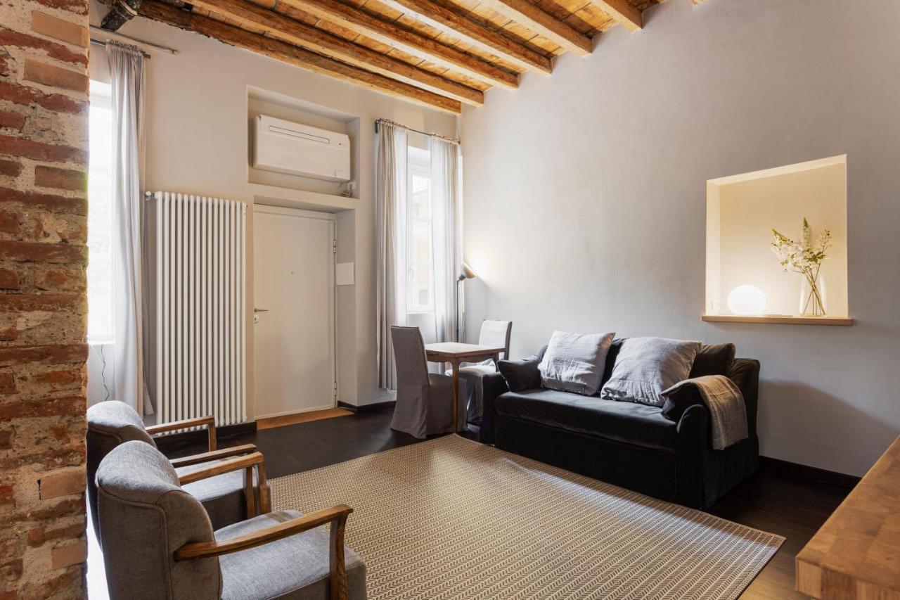 Stylish Milanese - Via Cirillo *