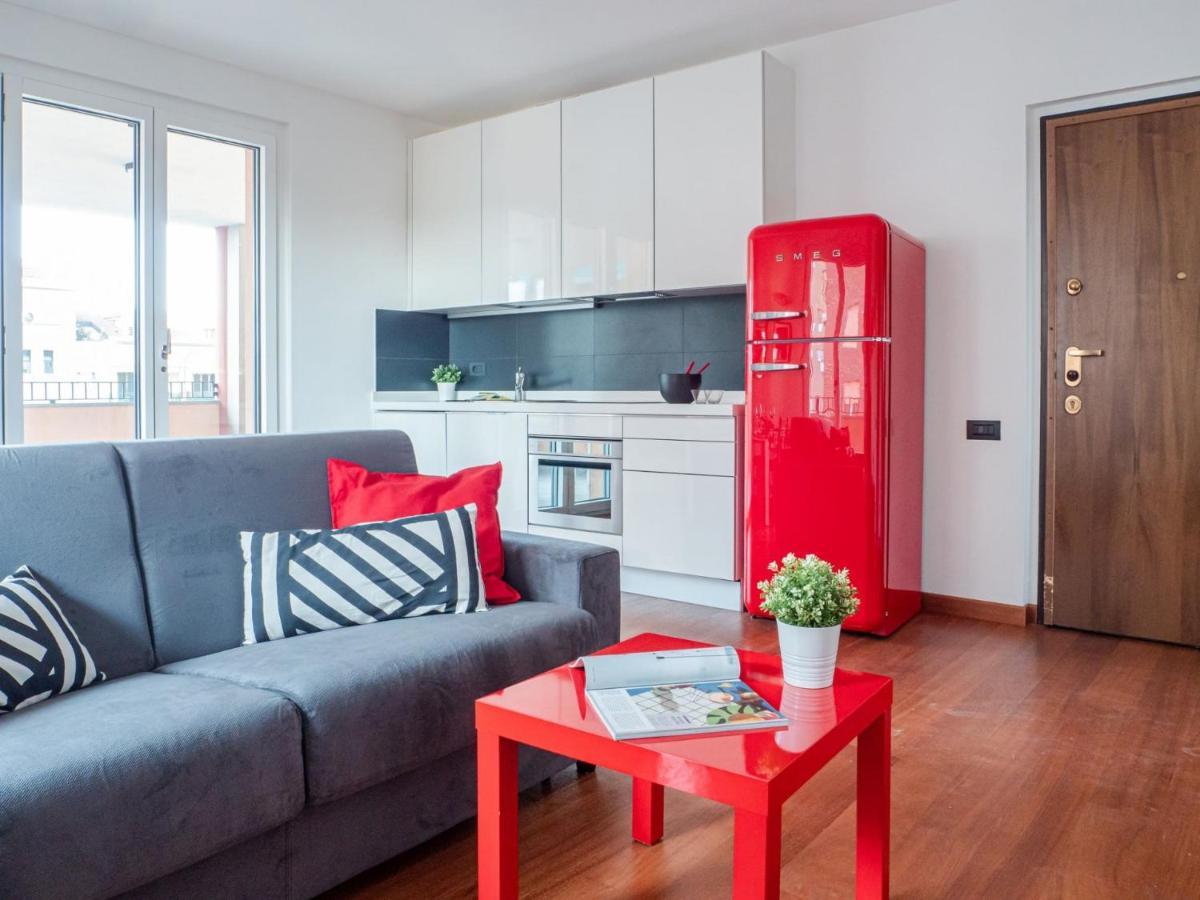 Bright One-bedroom With Terrace In * Milan