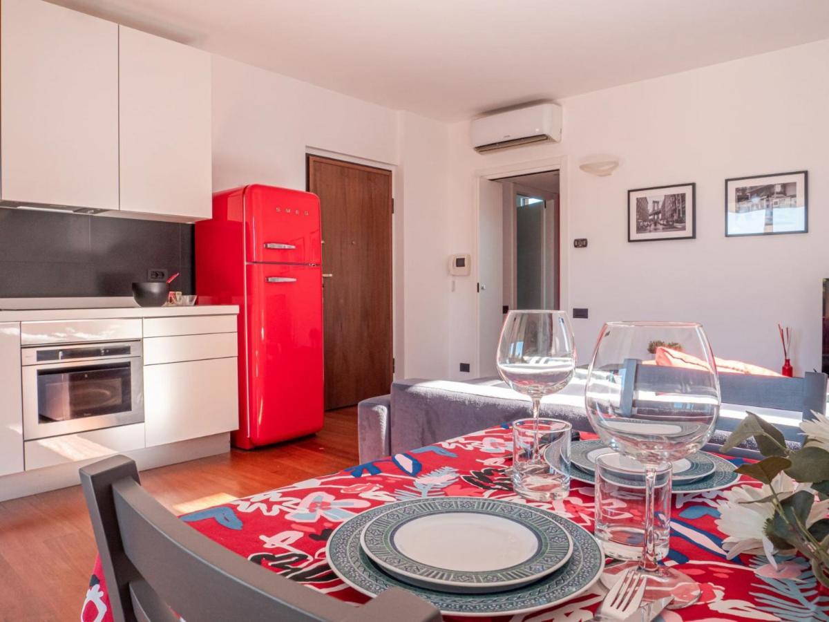 Apartment Bright One-bedroom With Terrace In *
