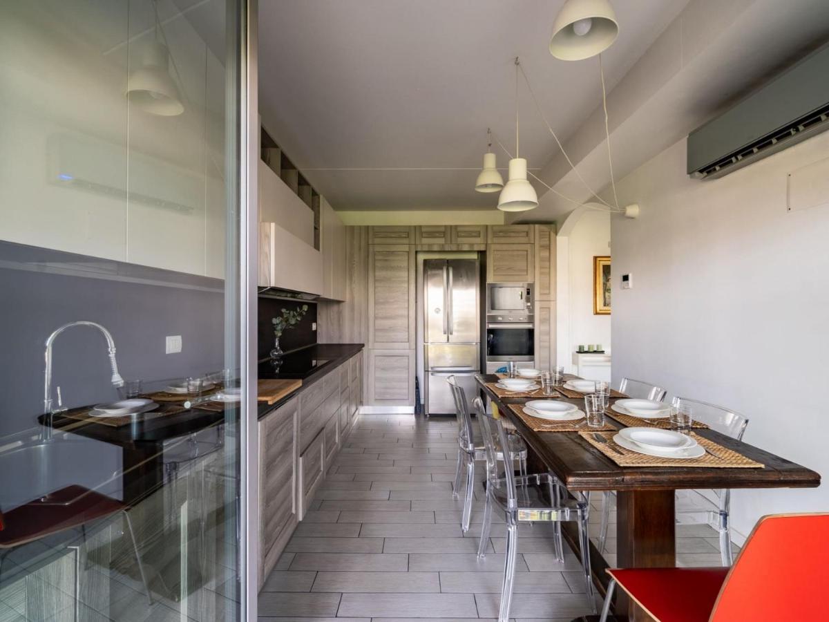 The Best Rent - Spacious Four-bedroom Close To Forlanini Distrct Apartment Milan