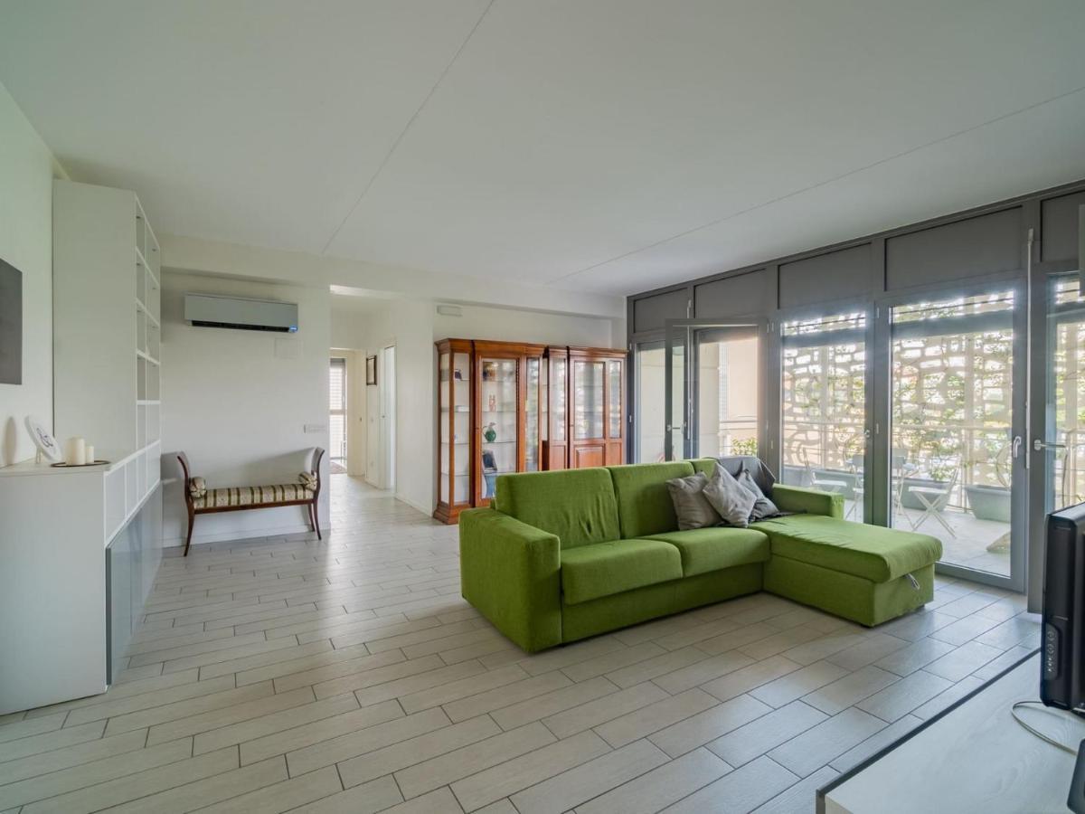 The Best Rent - Spacious Four-bedroom Close To Forlanini Distrct Milan