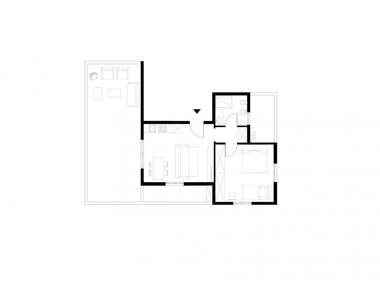 Bright One-bedroom With Terrace In Apartment *