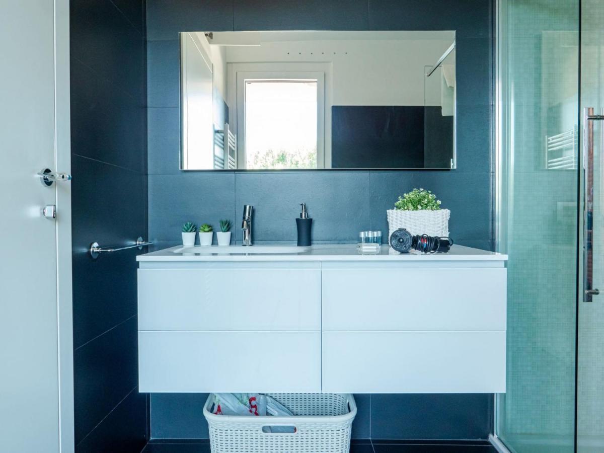 Bright One-bedroom With Terrace In