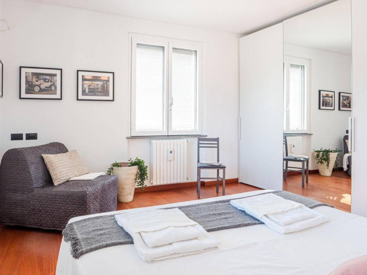 Bright One-bedroom With Terrace In Apartment