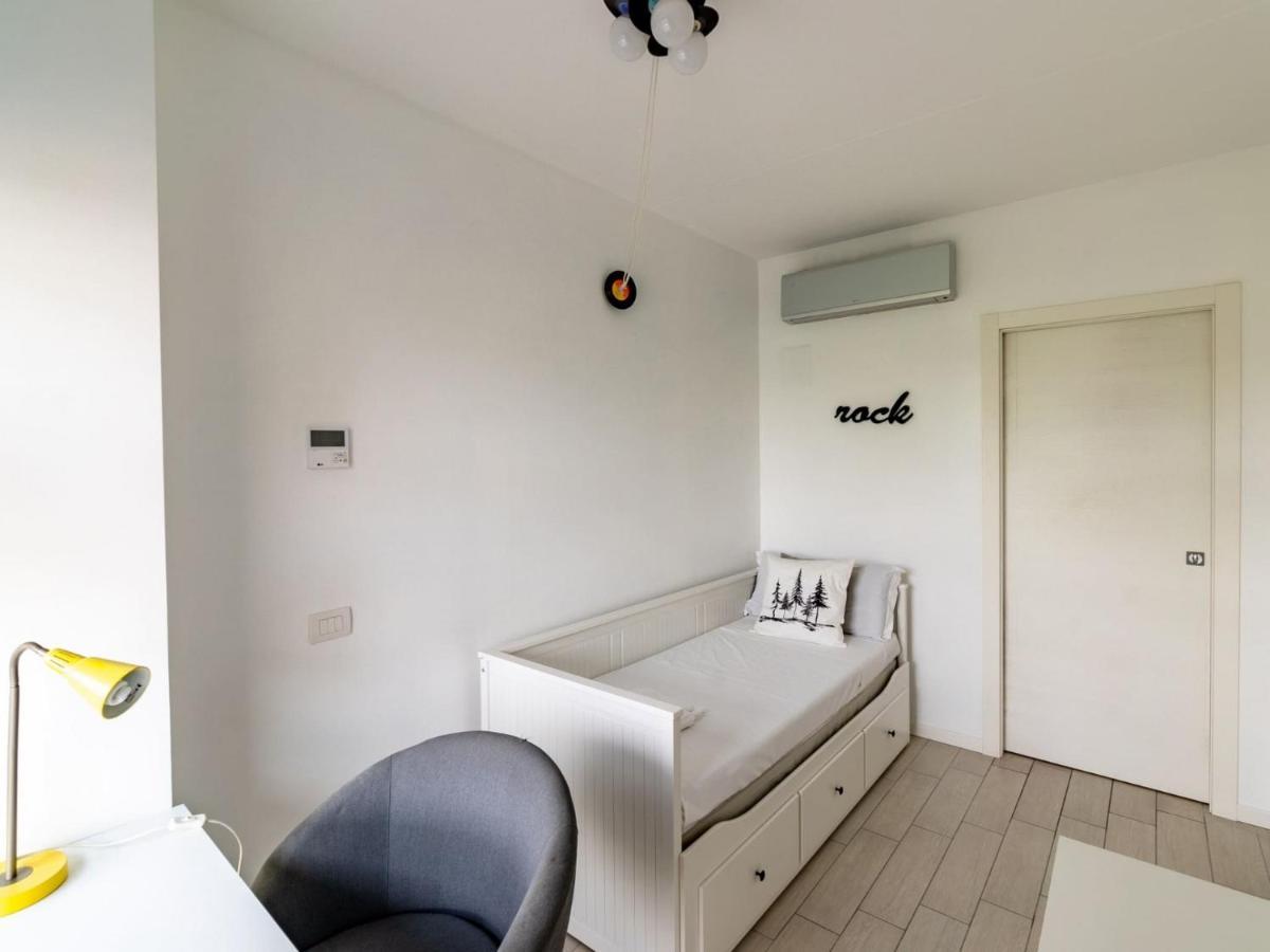 The Best Rent - Spacious Four-bedroom Close To Forlanini Distrct