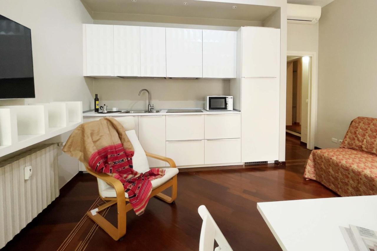 Chic 1bdr With Shared Terrace Steps From Duomo By Rentopolis Appartamento
