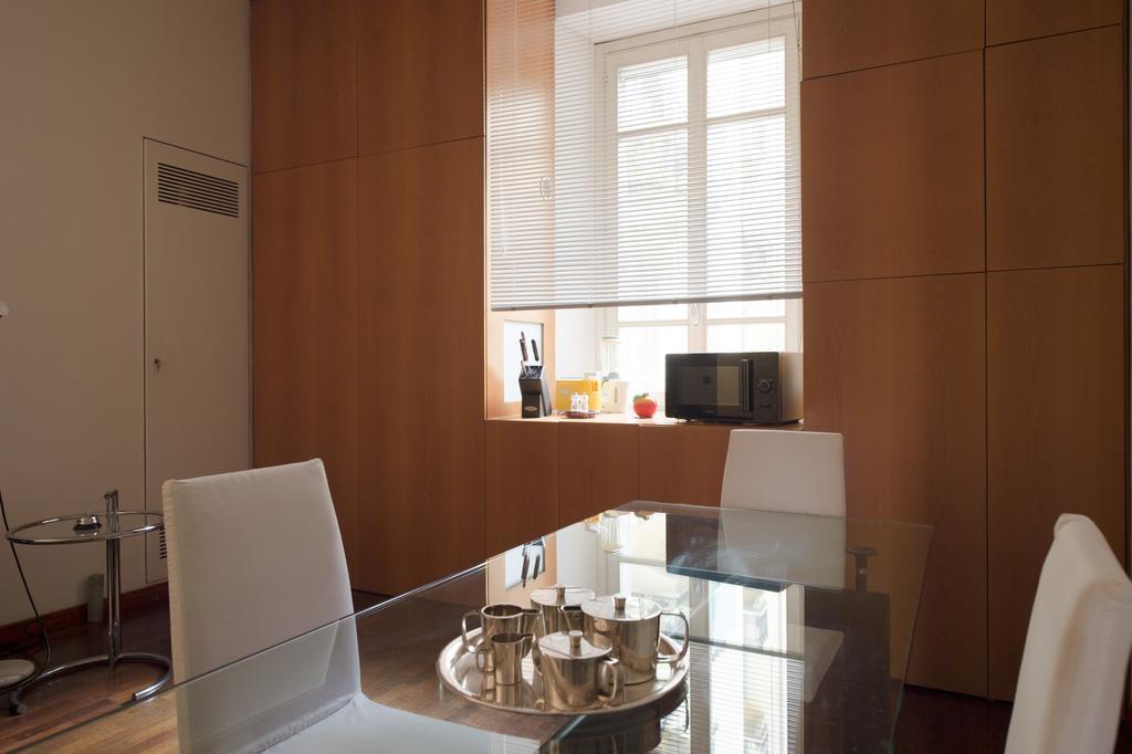 Via Ciro Menotti Halldis Apartment *
