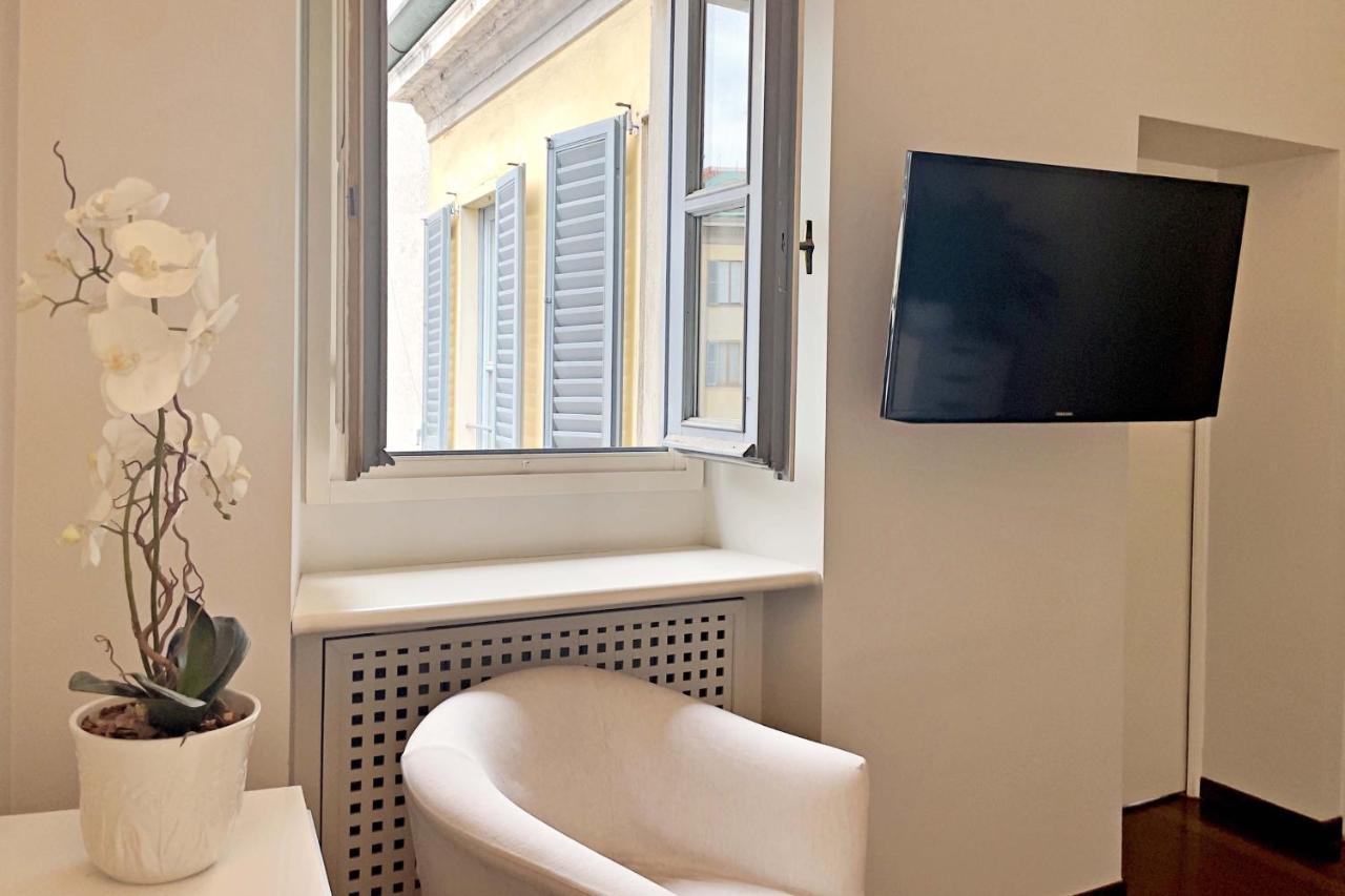 Appartamento Chic 1bdr With Shared Terrace Steps From Duomo By Rentopolis *