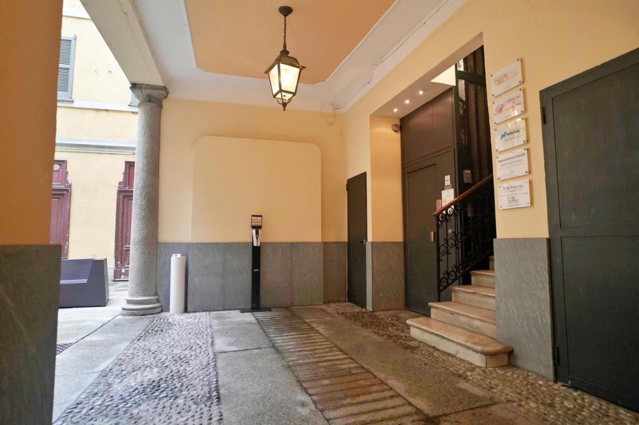 Chic 1bdr With Shared Terrace Steps From Duomo By Rentopolis * Milano