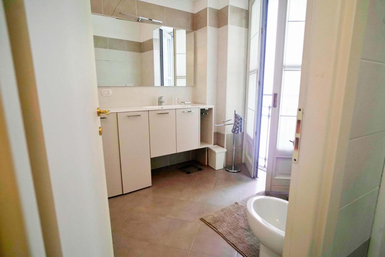 Chic 1bdr With Shared Terrace Steps From Duomo By Rentopolis Appartamento Milano
