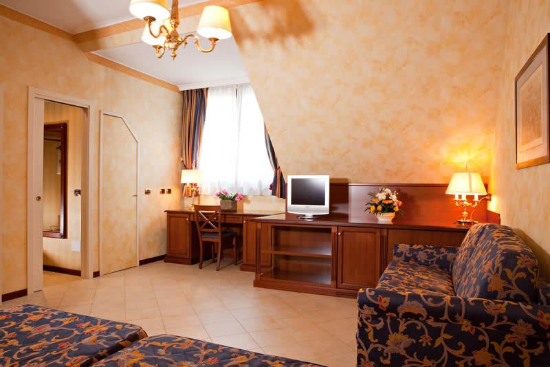 Unaway & Linea Uno Hotel