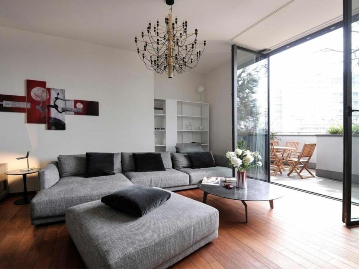 Castillia, Bosco Verticale Apartment