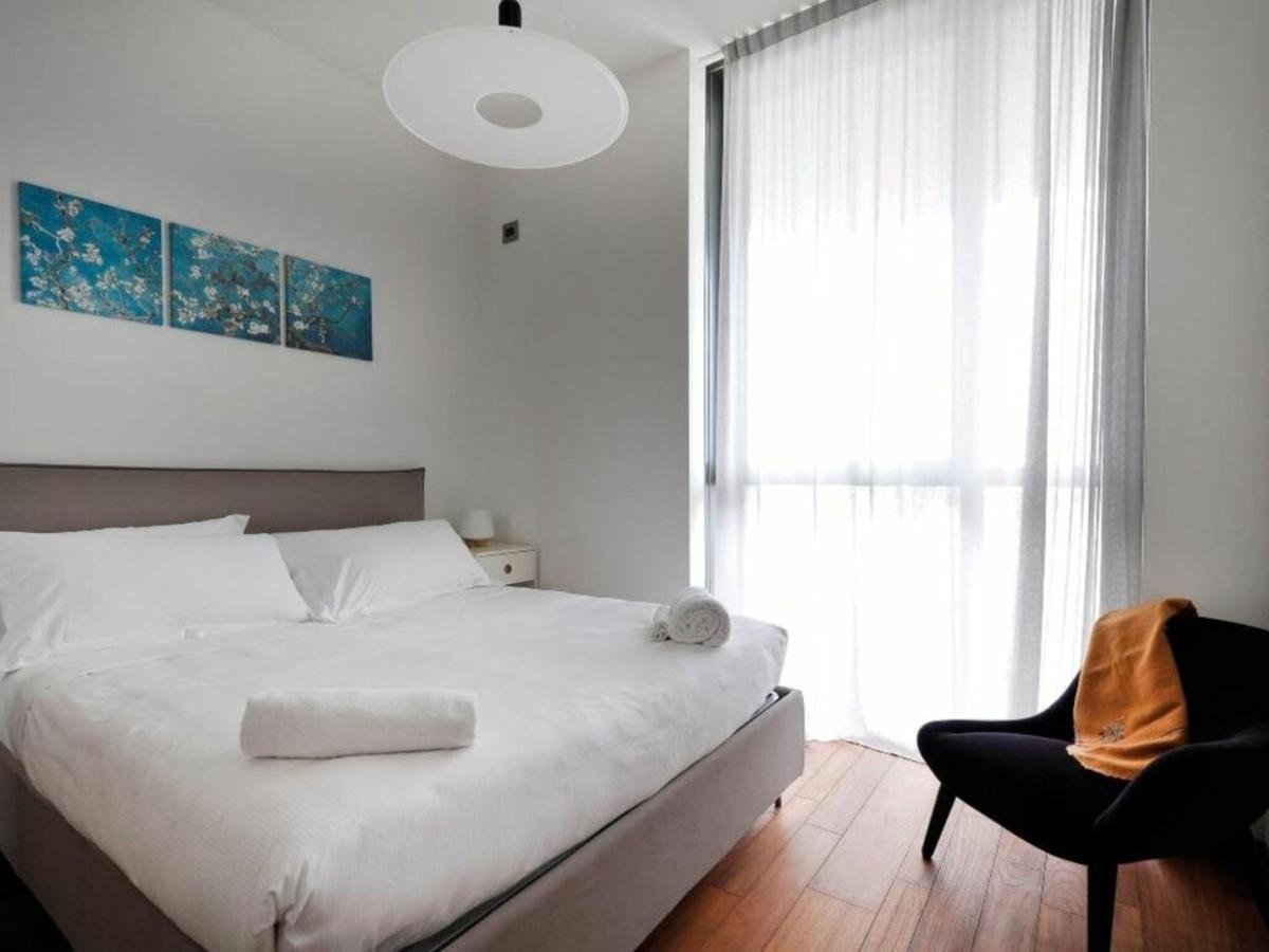 Castillia, Bosco Verticale Apartment