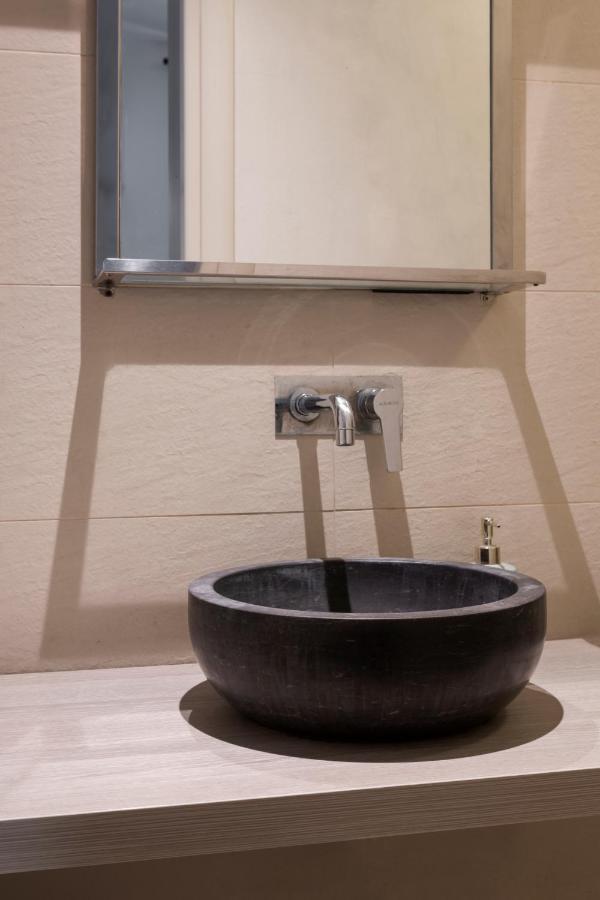 The Place, Your Place To Be - Via Tadino Apartment *