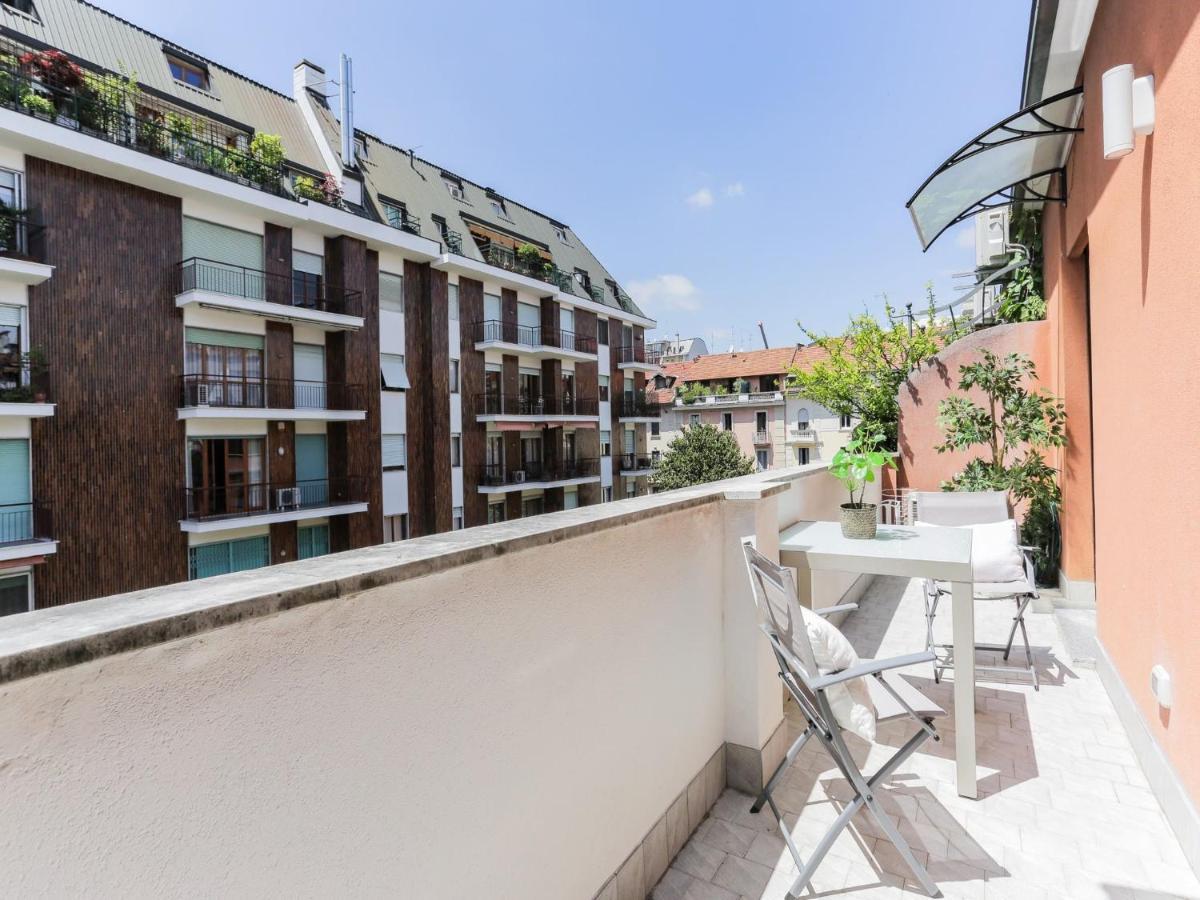 The Rent - With Balcony In Amendola
