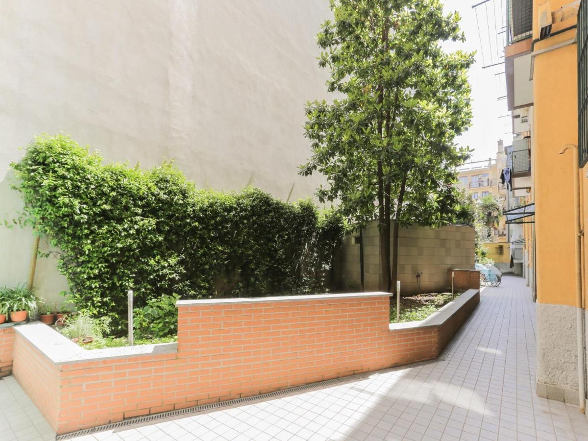 The Rent - With Balcony In Amendola * Milan
