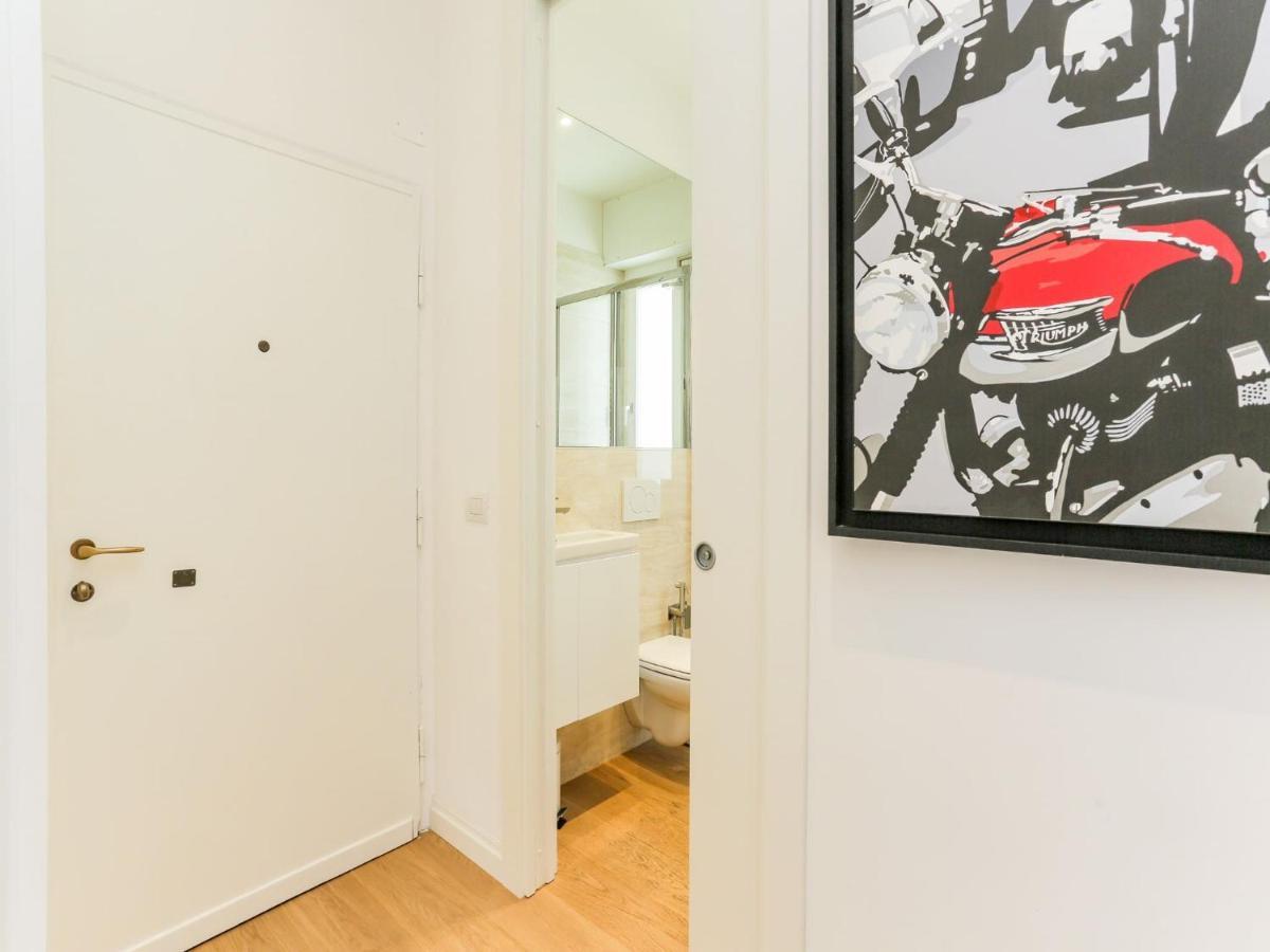 Apartment The Rent - With Balcony In Amendola Milan