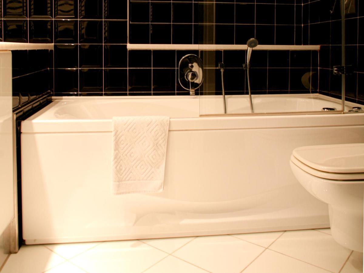 Bnbutler - Bergonzoli - Modern And Bright Near Station Apartment *