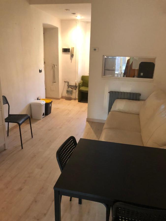 Apartment Charming 1-bed In Milan