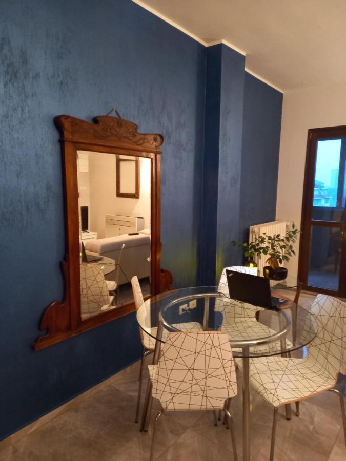 Apartment Home Suite Home - Super Attic Suite -With Free Parking - Zone Iulm & Naba & Navigli - Metro Subway Romolo