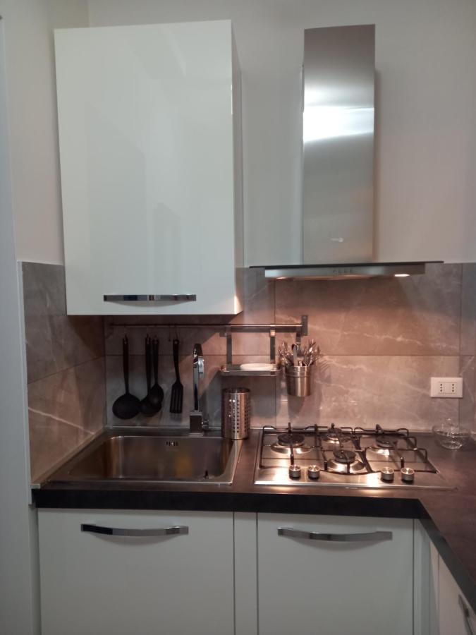 Home Suite Home - Super Attic Suite -With Free Parking - Zone Iulm & Naba & Navigli - Metro Subway Romolo *