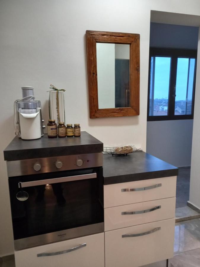 Apartment Home Suite Home - Super Attic Suite -With Free Parking - Zone Iulm & Naba & Navigli - Metro Subway Romolo