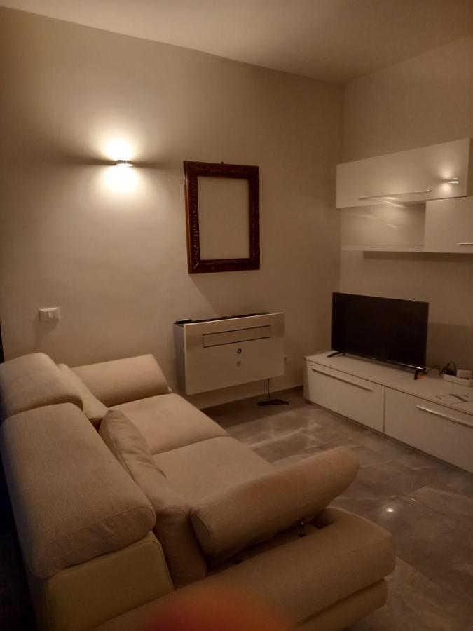 Apartment Home Suite Home - Super Attic Suite -With Free Parking - Zone Iulm & Naba & Navigli - Metro Subway Romolo Milan