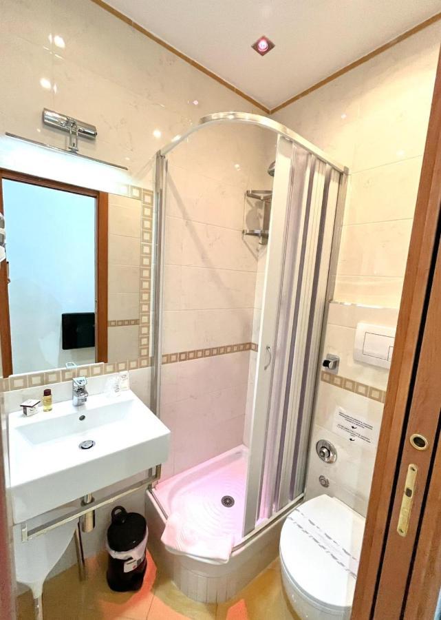 Fiorella Hotel Milan