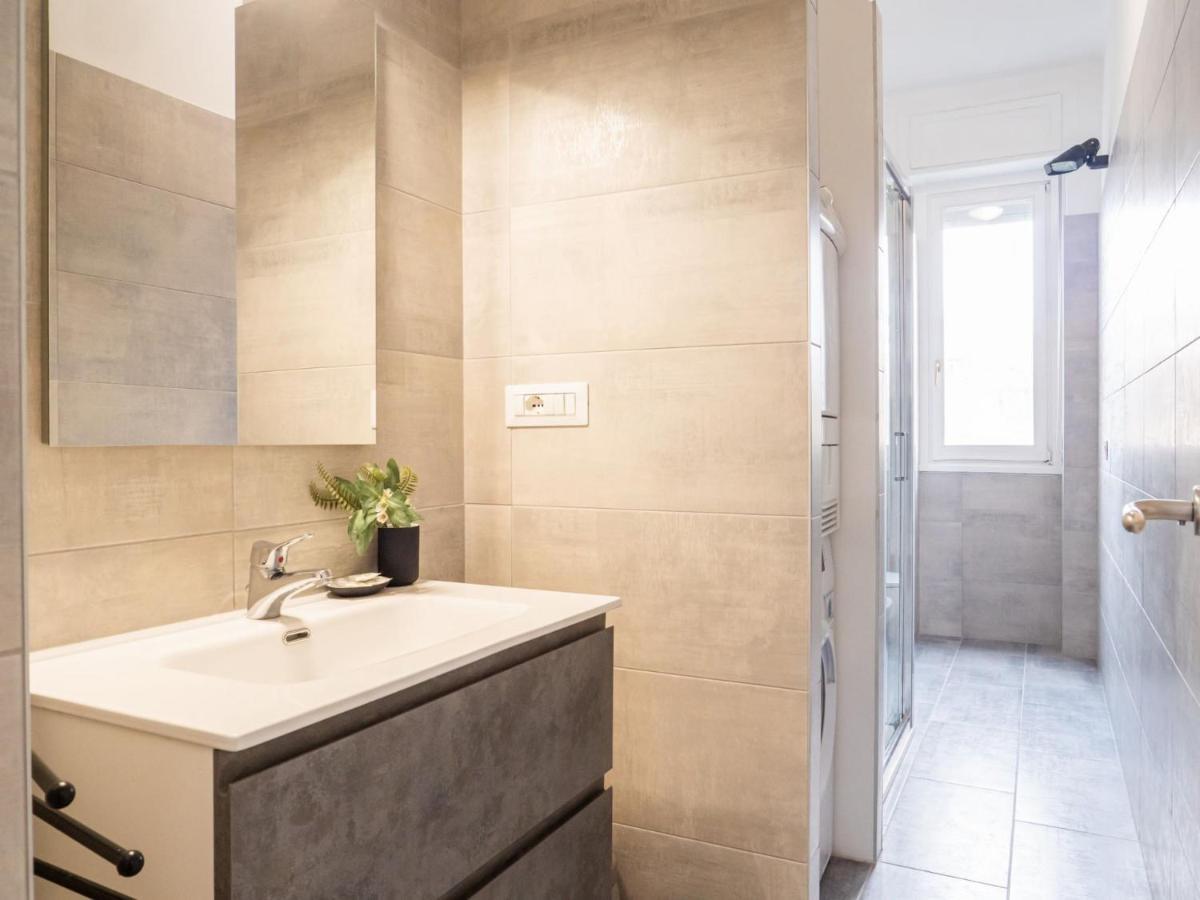 The Rent - Two-bedroom In Maciachini District Apartment Milan