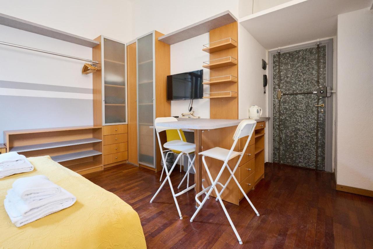 Artist Nadia's In Porta Vercellina * Milano
