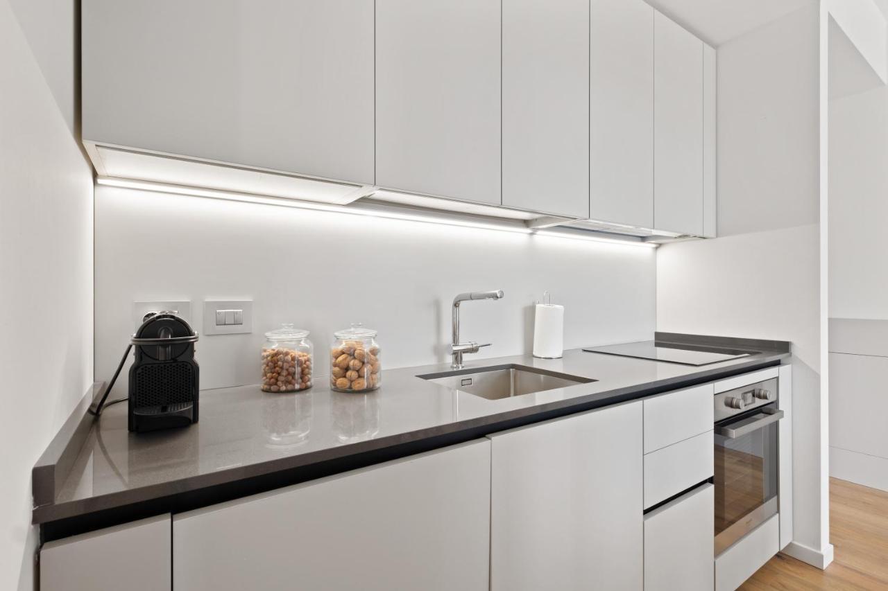 Altido Spacious Apt For 4 With Balcony In Porta Romana Milan