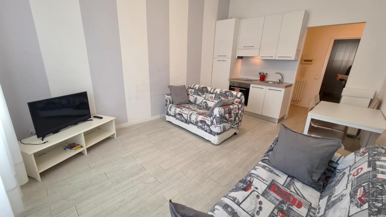 Affittimoderni White Apartment *