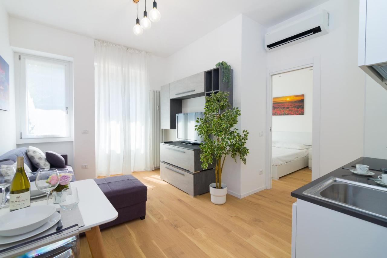 Bright Terrace In Eleganza E Relax Apartment Milan