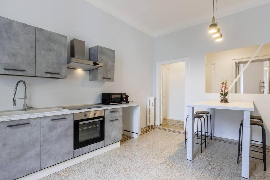 Spacious In Design District By Easylife *