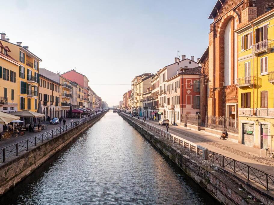Romantic Flat On Navigli River By Easylife