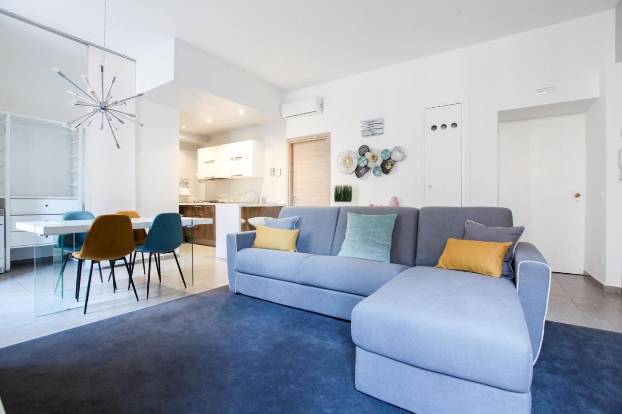 Modern Close To Shopping District