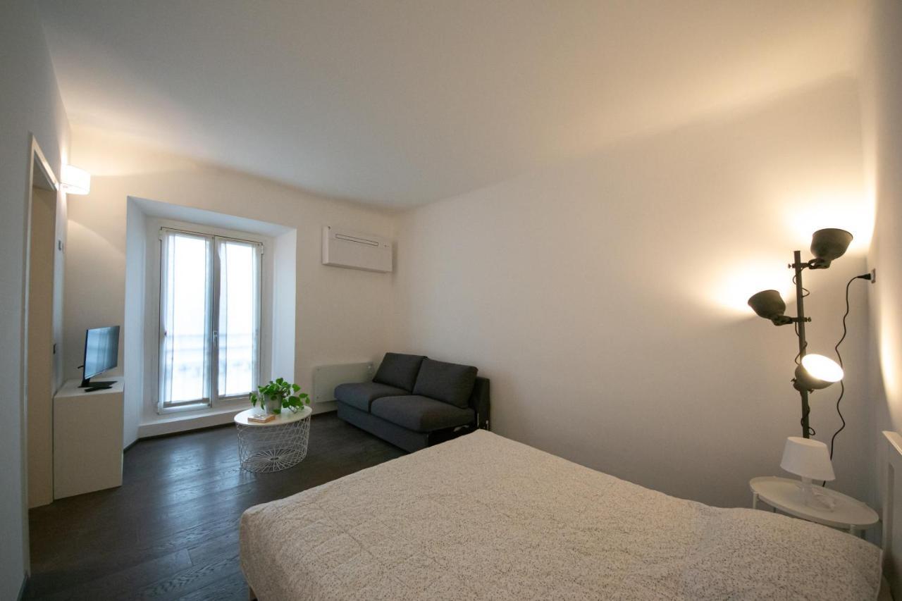 Art & Design On The Corner - Via Savona Apartment *