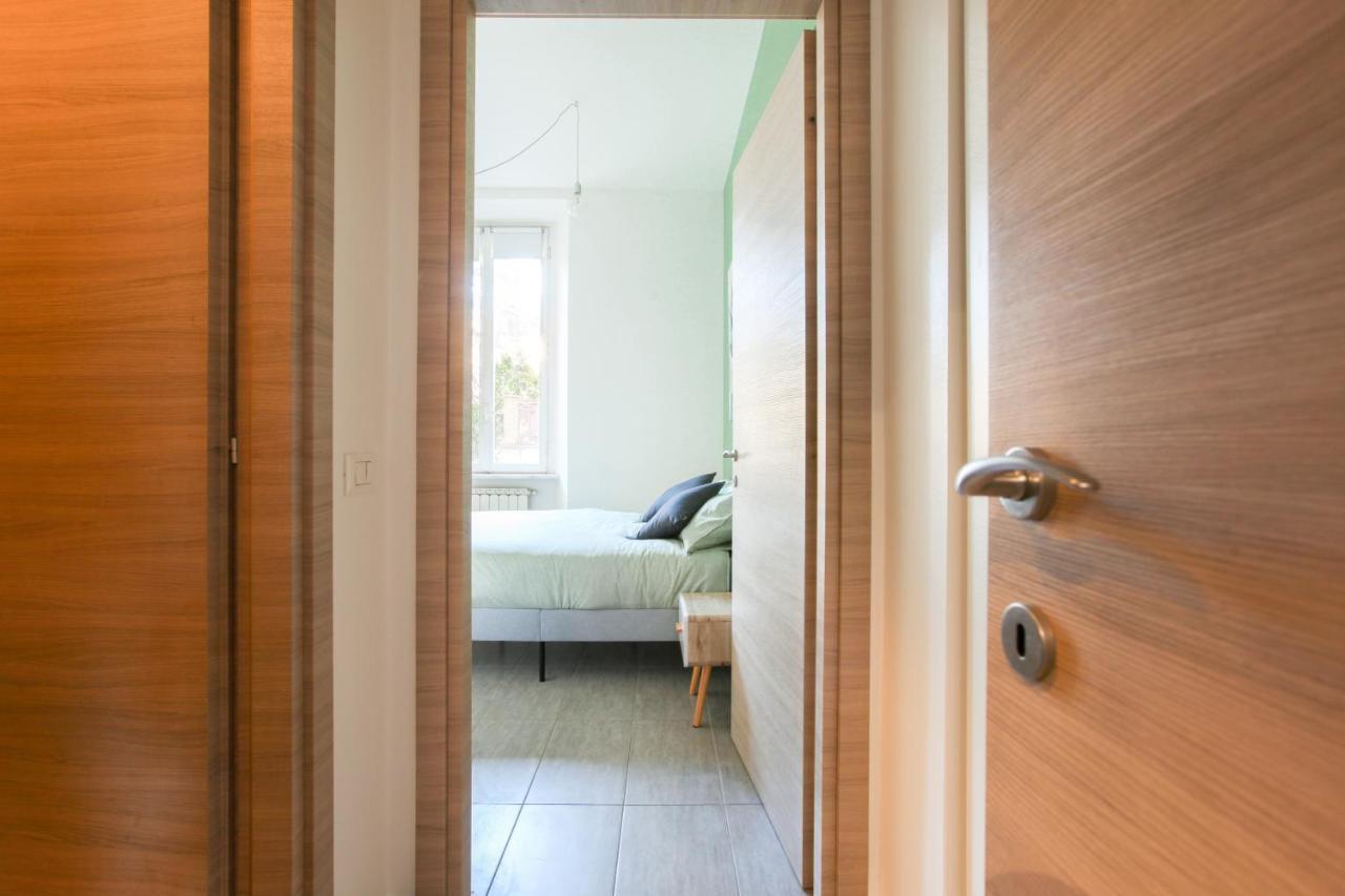 Modern Close To Shopping District Apartment