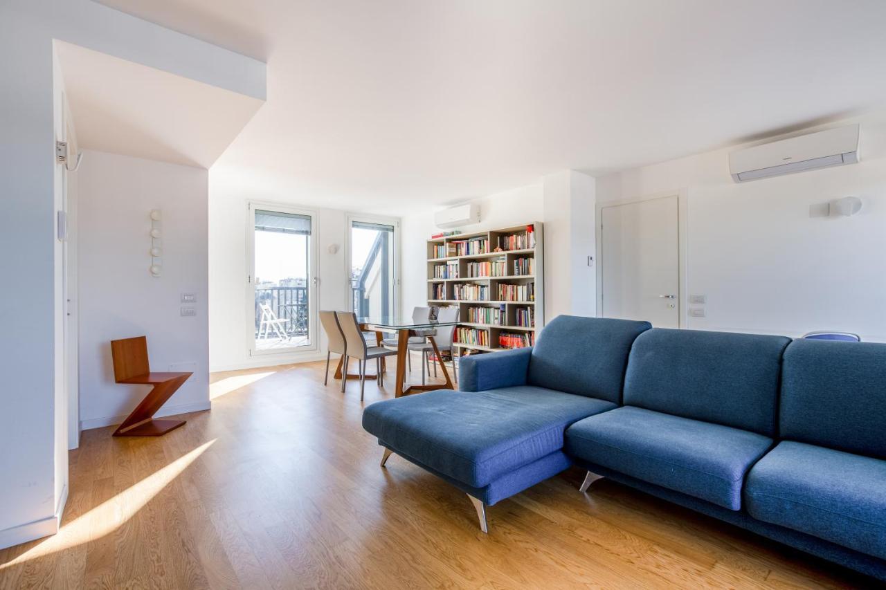 Modern With Terrace, Wifi & Ac Apartment *